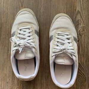 Puma White and Pink Sneakers